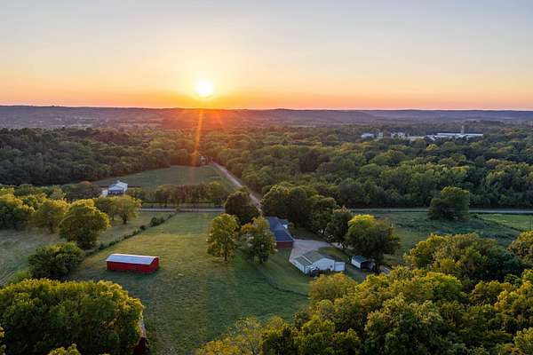 22.4 Acres of Land with Home for Sale in Mount Pleasant, Tennessee