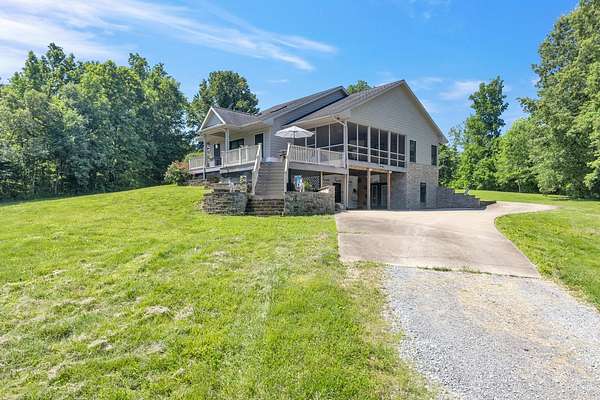 39.5 Acres of Land with Home for Sale in Cadiz, Kentucky