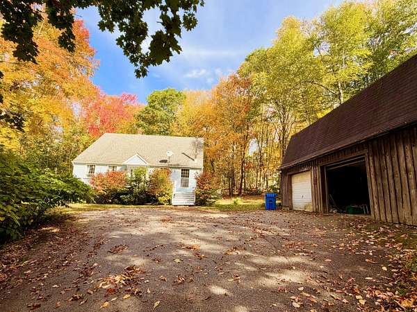 1.84 Acres of Improved Mixed-Use Land for Sale in Newburgh Town, Maine