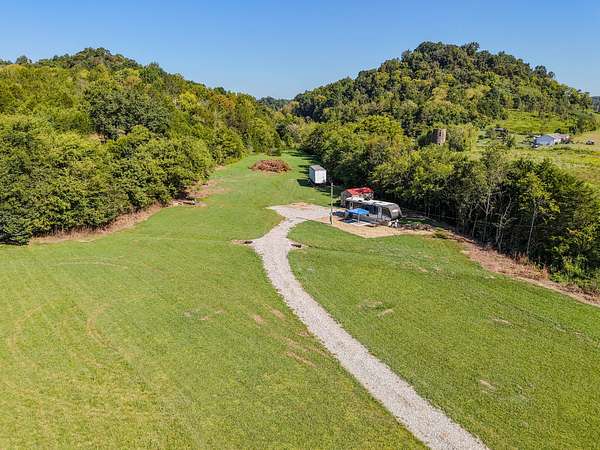 10.5 Acres of Recreational & Residential Land for Sale in Pulaski, Tennessee