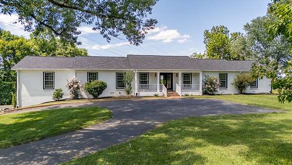 2 Acres of Land with Home for Sale in Franklin, Tennessee