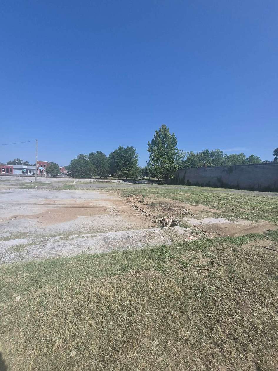 0.6 Acres of Commercial Land for Sale in Englewood, Tennessee