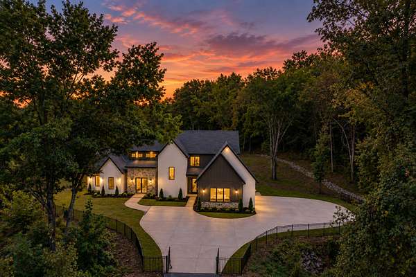 4.4 Acres of Land with Home for Sale in Nashville, Tennessee