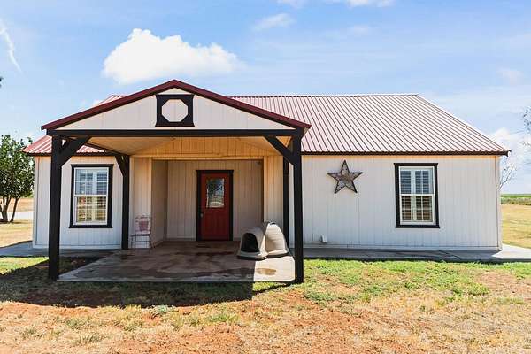 4.58 Acres of Land with Home for Sale in Seminole, Texas