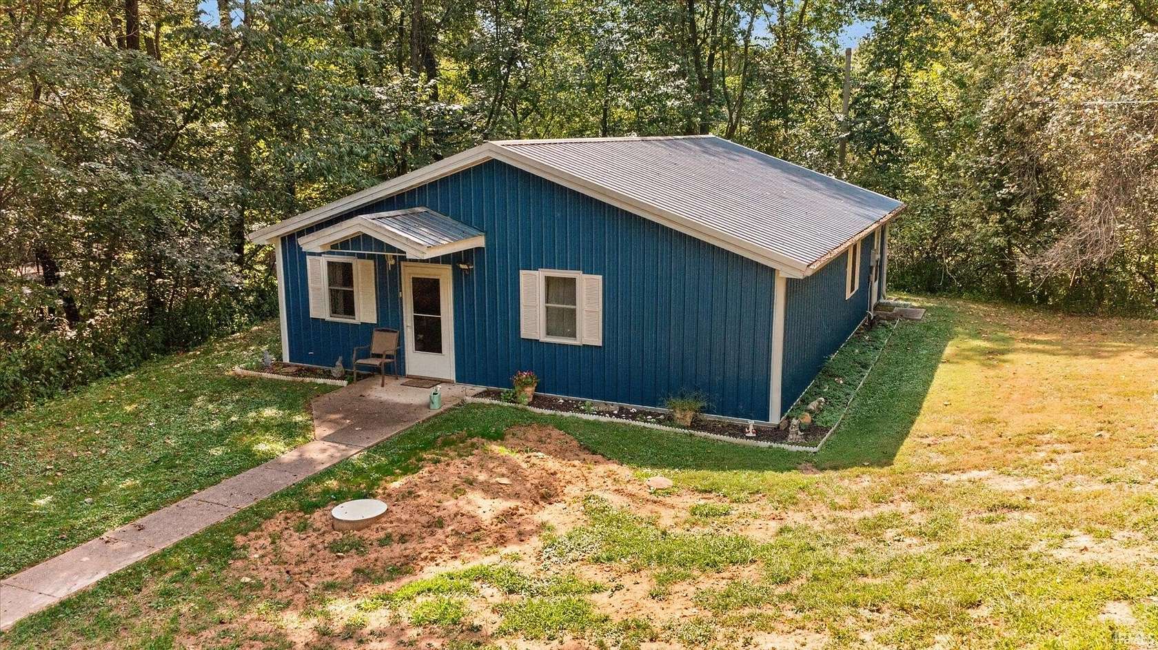 4 Acres of Land with Home for Sale in Bloomfield, Indiana