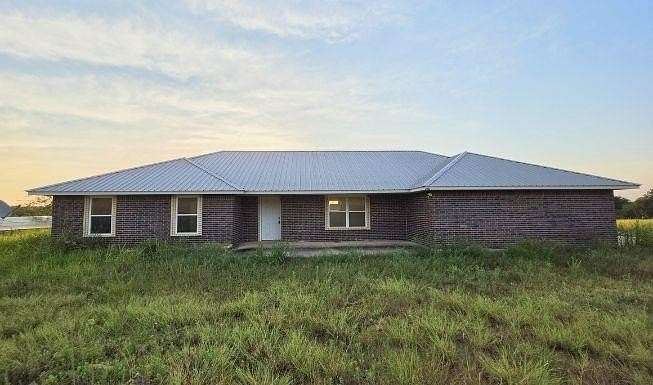 2.5 Acres of Land with Home for Sale in Sparks, Oklahoma