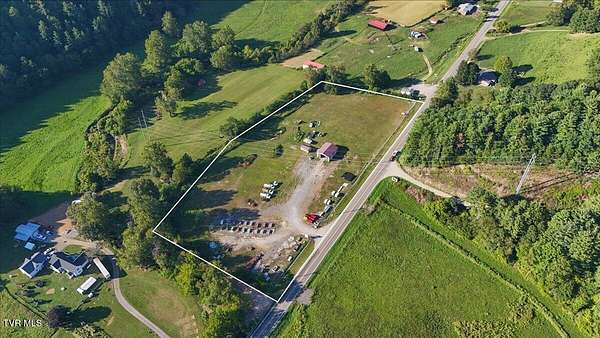 5.66 Acres of Improved Commercial Land for Sale in Mountain City, Tennessee