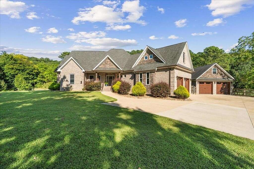 9.5 Acres of Land with Home for Sale in Ringgold, Georgia