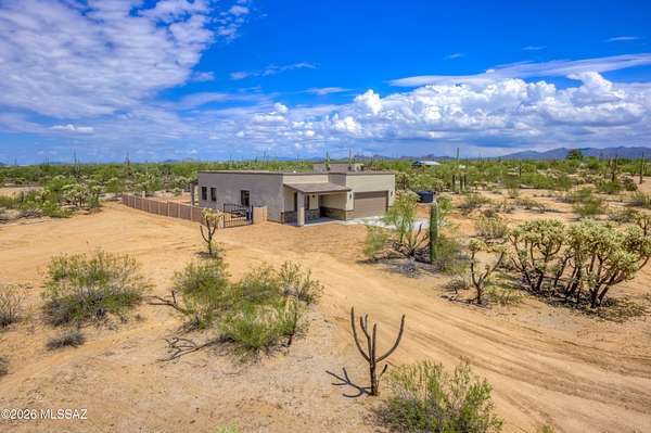 1.8 Acres of Land with Home for Sale in Marana, Arizona
