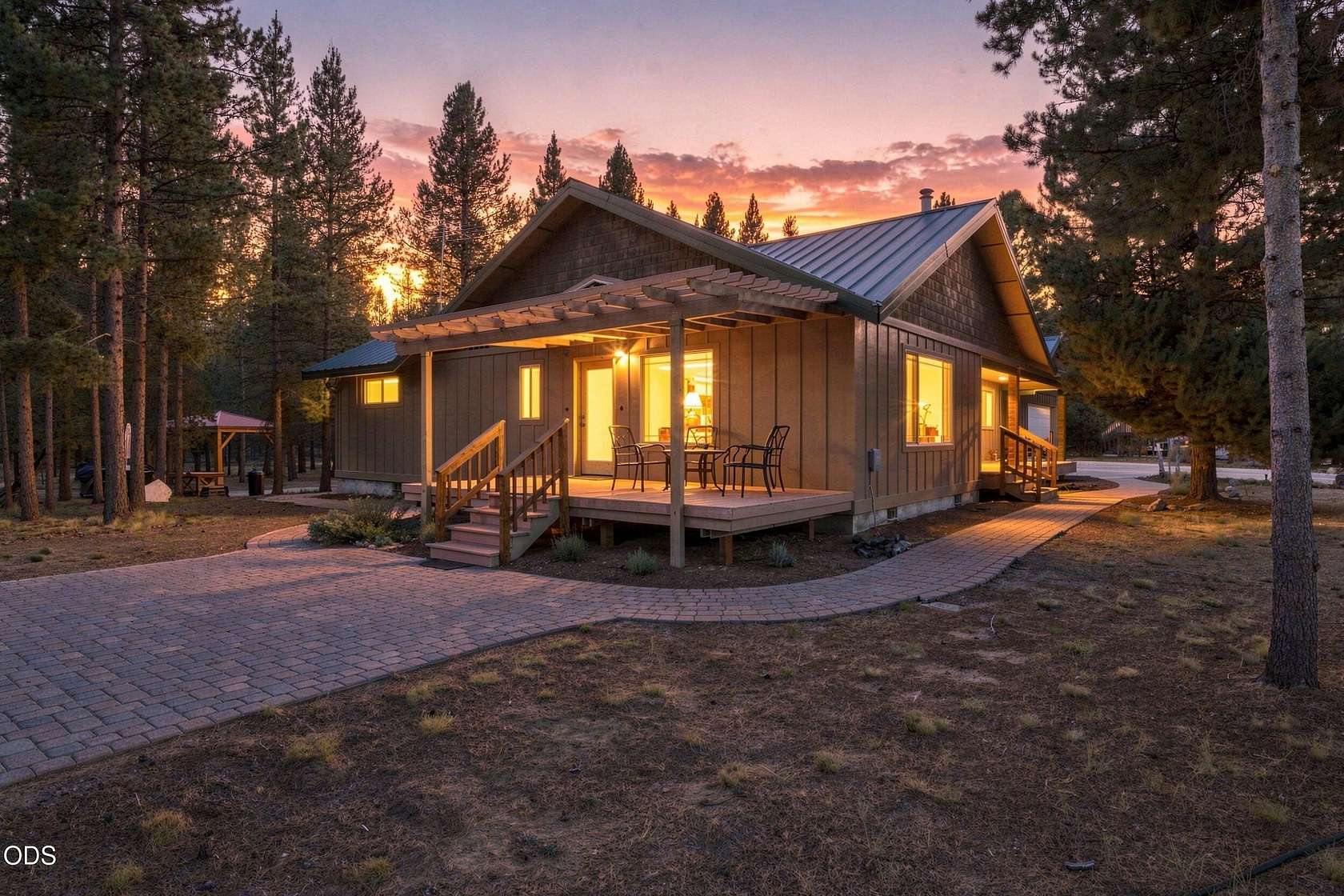 3.28 Acres of Land with Home for Sale in La Pine, Oregon