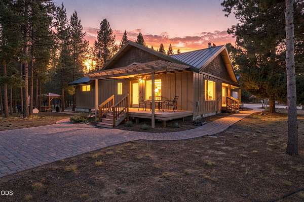 3.28 Acres of Land with Home for Sale in La Pine, Oregon