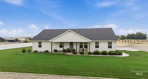1.88 Acres of Land with Home for Sale in New Plymouth, Idaho