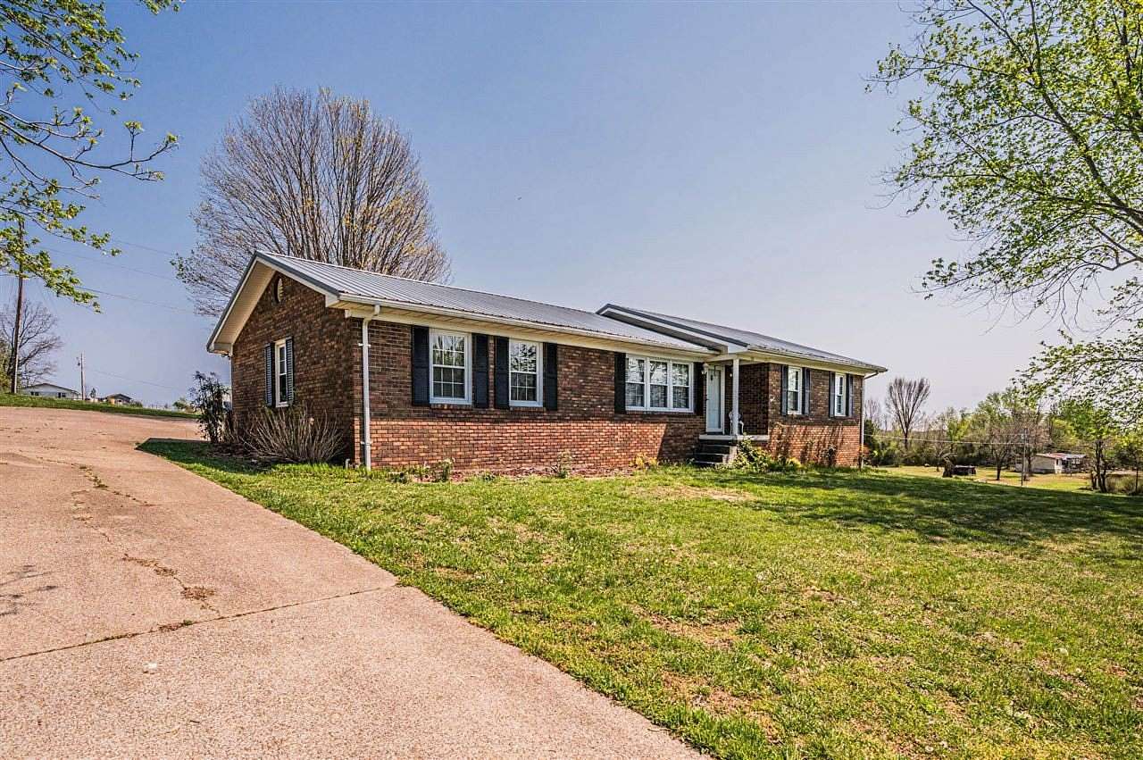 8 Acres of Land with Home for Sale in Brownsville, Kentucky