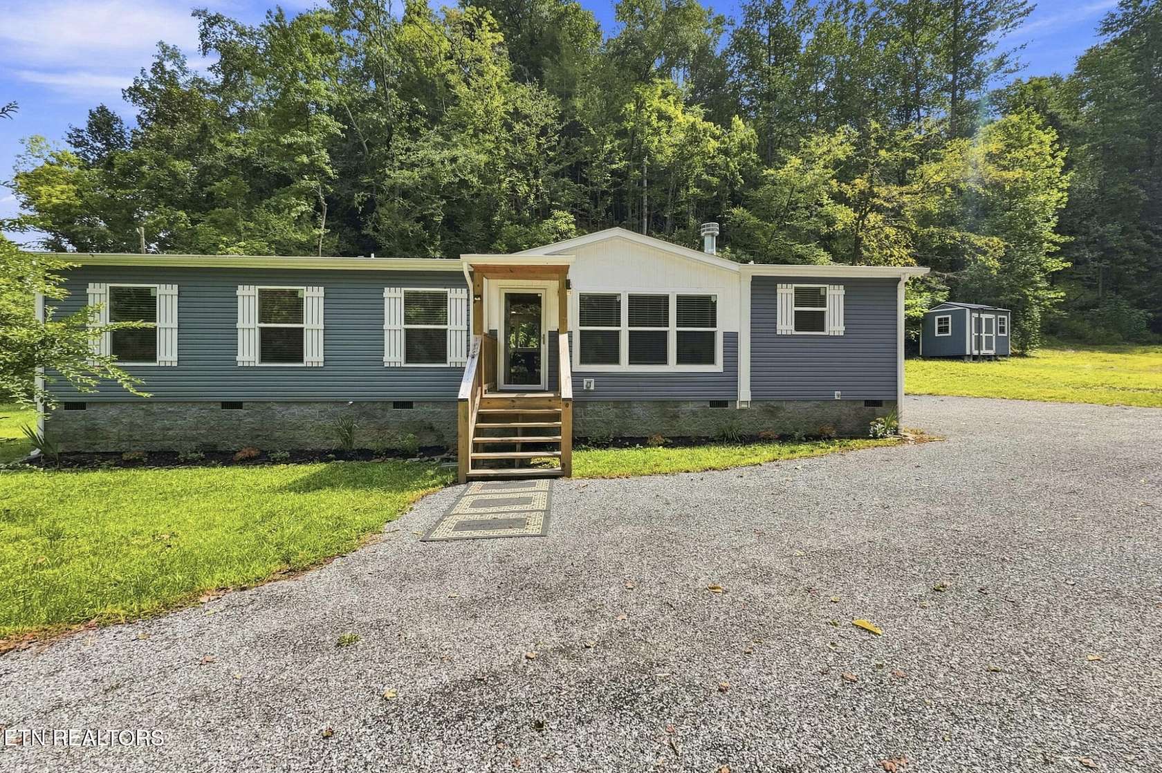 5 Acres of Land with Home for Sale in Seymour, Tennessee