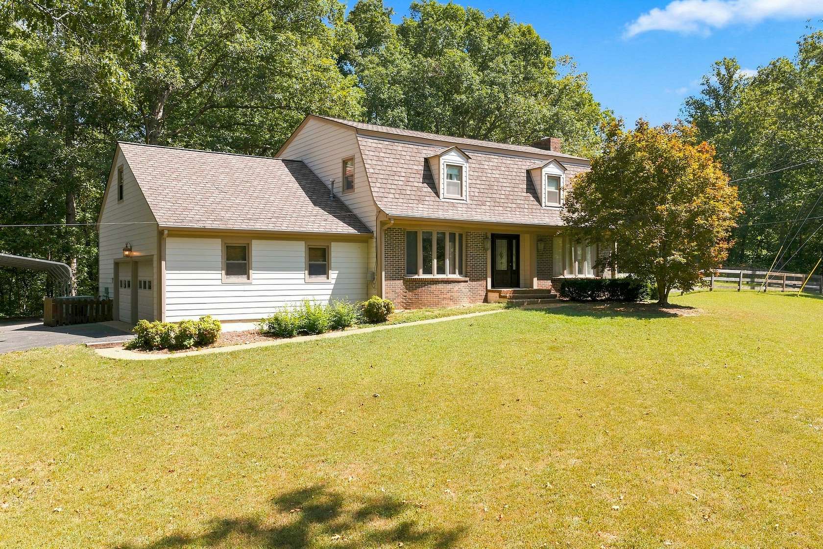 1.5 Acres of Land with Home for Sale in Kingston Springs, Tennessee