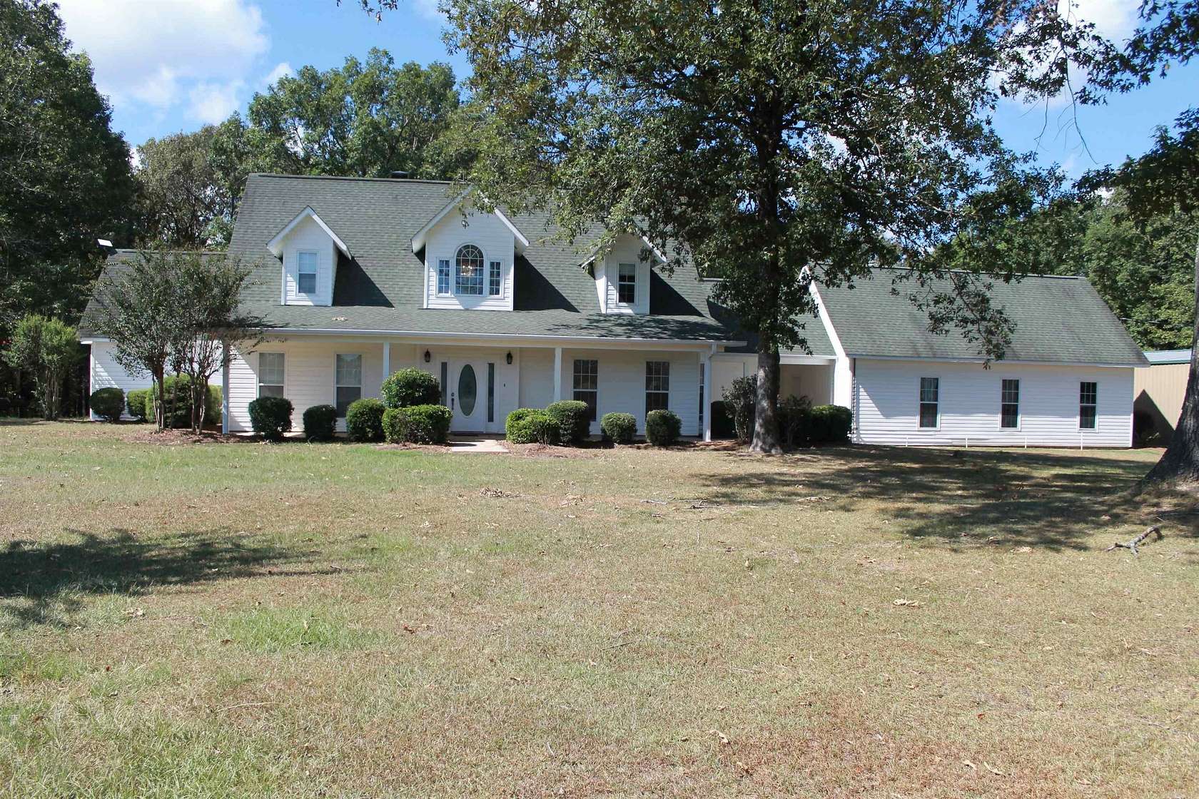 14 Acres of Land with Home for Sale in Lillie, Louisiana