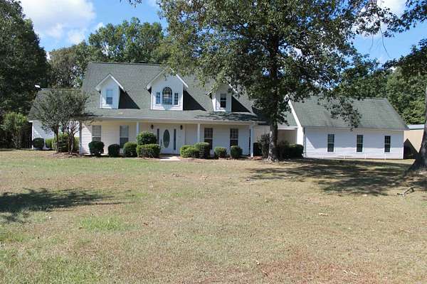 14 Acres of Land with Home for Sale in Lillie, Louisiana