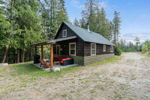 2.3 Acres of Land with Home for Sale in Nordman, Idaho