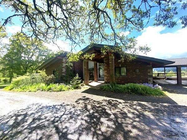 5 Acres of Land with Home for Sale in Eugene, Oregon