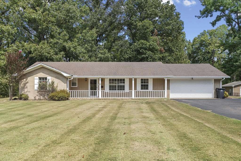 3.6 Acres of Land with Home for Sale in Oxford, Mississippi
