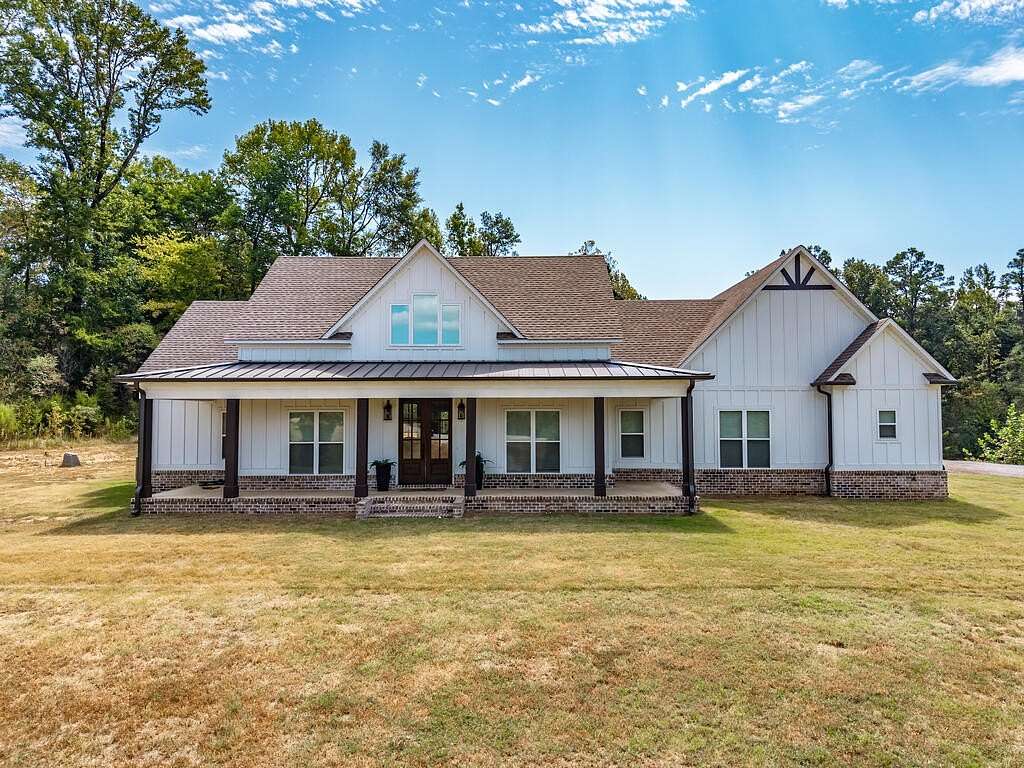 7.9 Acres of Land with Home for Sale in Waterford, Mississippi