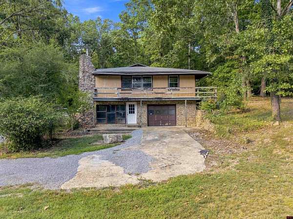 2.5 Acres of Land with Home for Sale in Midway, Arkansas