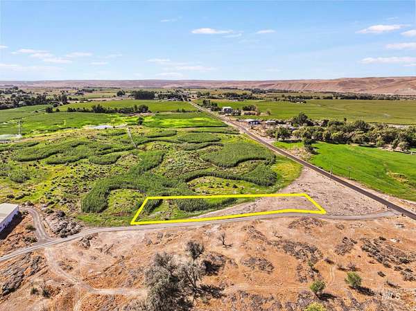 1 Acre of Land for Sale in Hagerman, Idaho