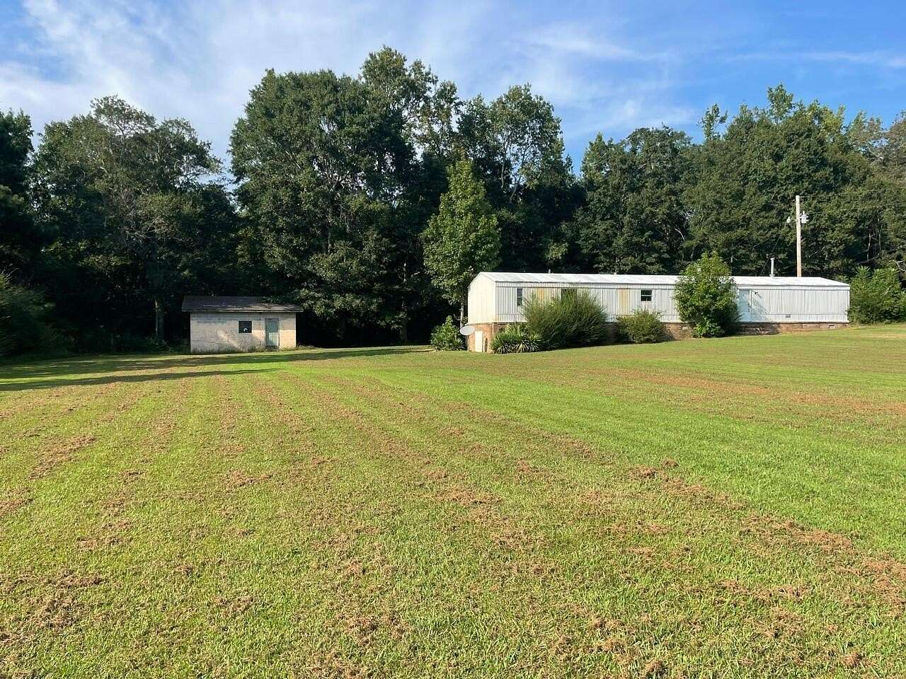1.9 Acres of Land with Home for Sale in Henagar, Alabama