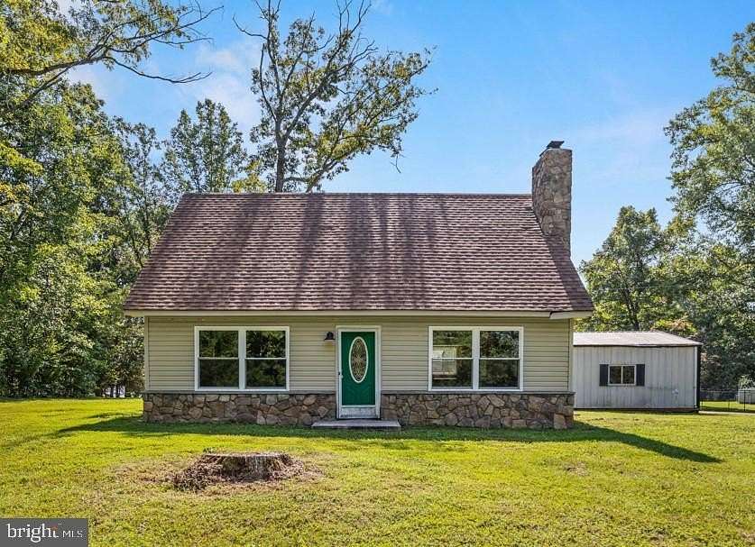 1.59 Acres of Land with Home for Sale in Jeffersonton, Virginia
