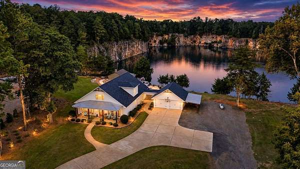 108 Acres of Land with Home for Sale in Yatesville, Georgia