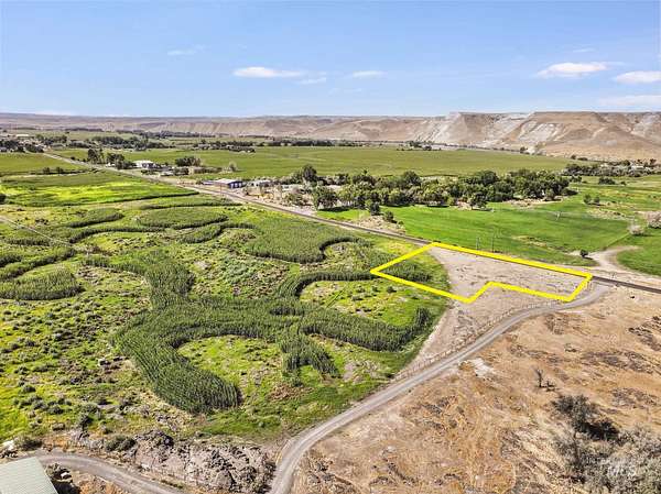 1 Acre of Land for Sale in Hagerman, Idaho