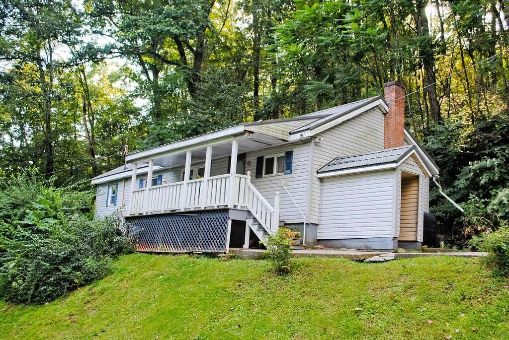 1.5 Acres of Land with Home for Sale in Johnstown, Pennsylvania