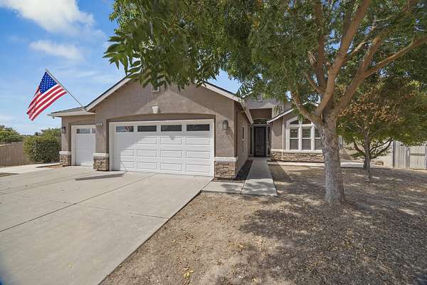 2.25 Acres of Land with Home for Sale in Madera, California