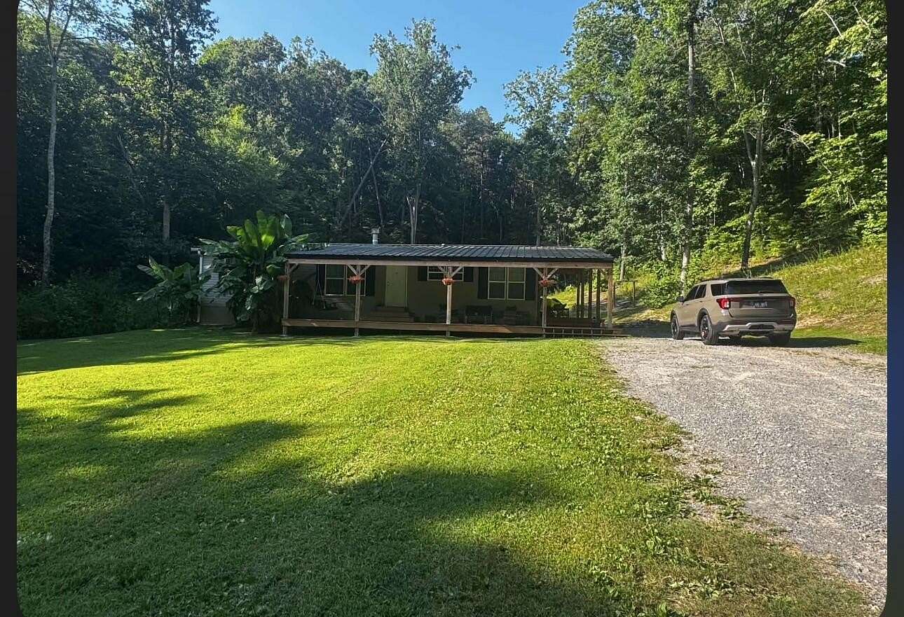 3.58 Acres of Land with Home for Sale in Soddy-Daisy, Tennessee