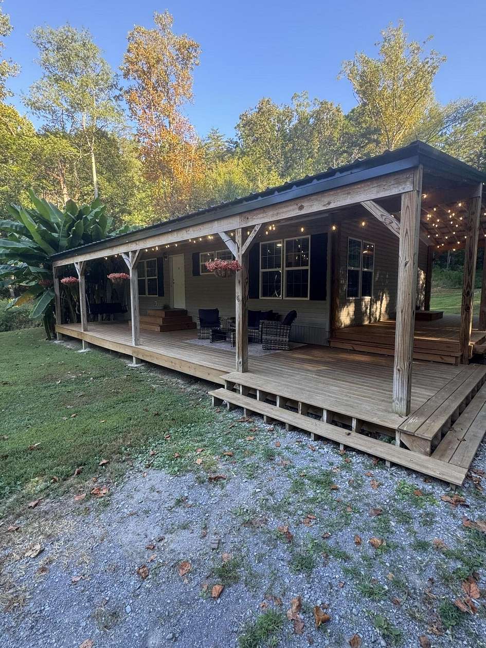 3.58 Acres of Land with Home for Sale in Soddy-Daisy, Tennessee