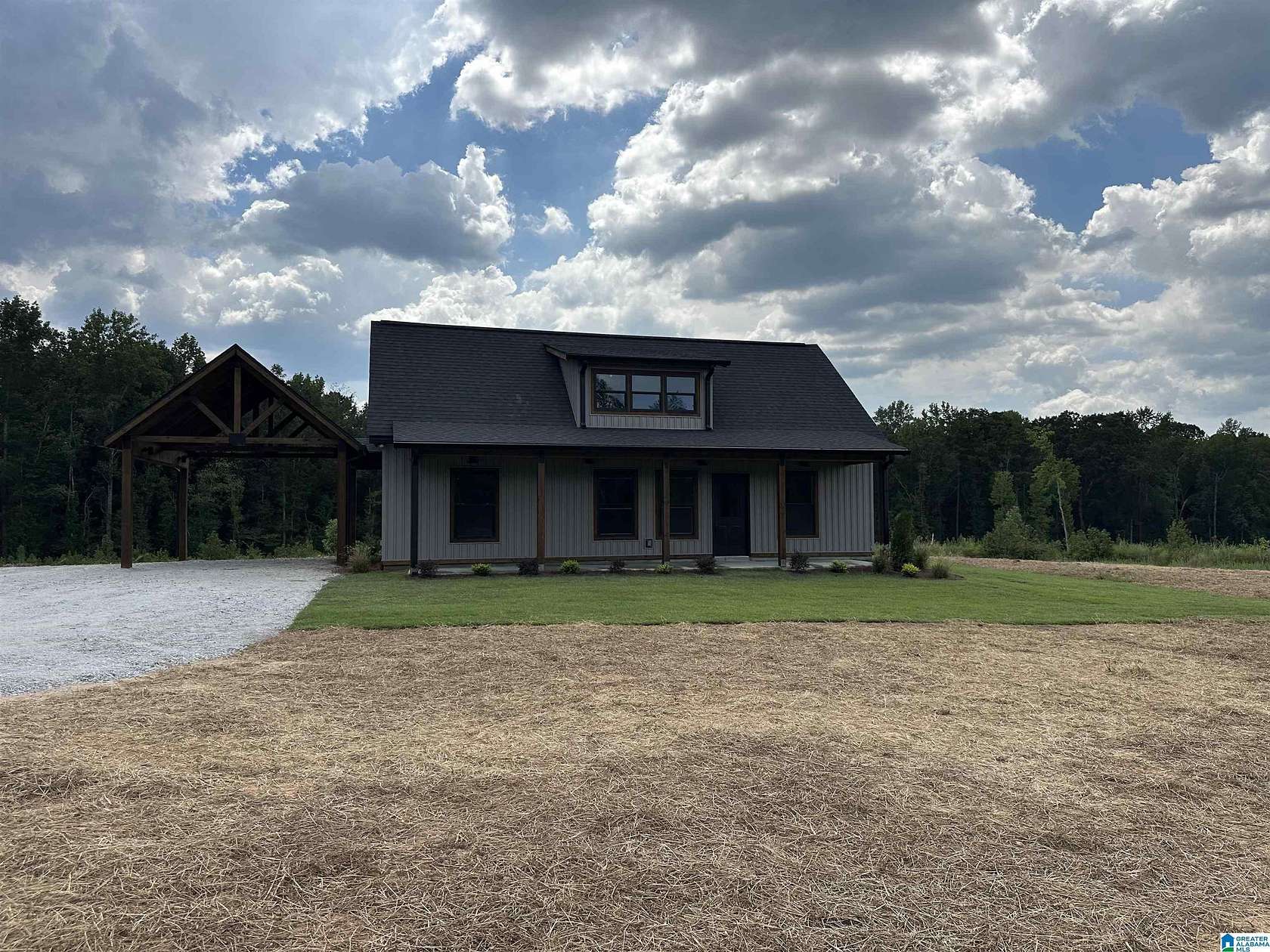 5.5 Acres of Land with Home for Sale in Roanoke, Alabama