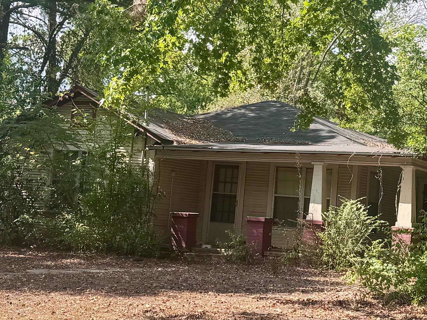2 Acres of Land with Home for Sale in Henderson, Texas