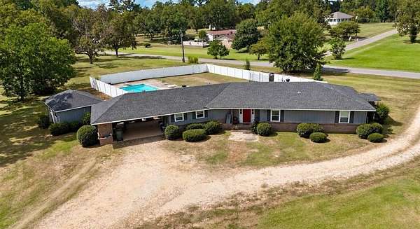 1.5 Acres of Land with Home for Sale in Camden, Alabama