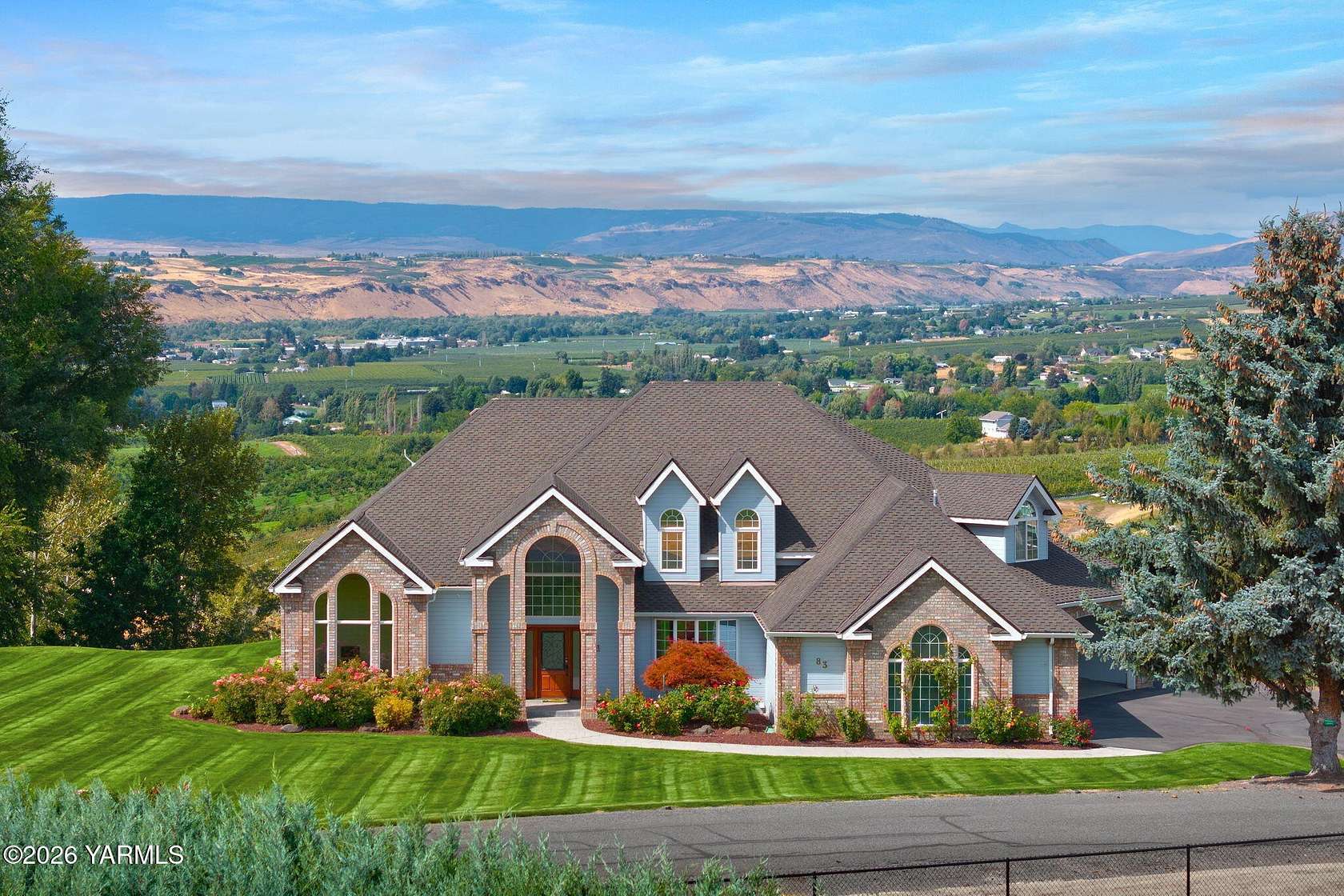 3 Acres of Land with Home for Sale in Selah, Washington
