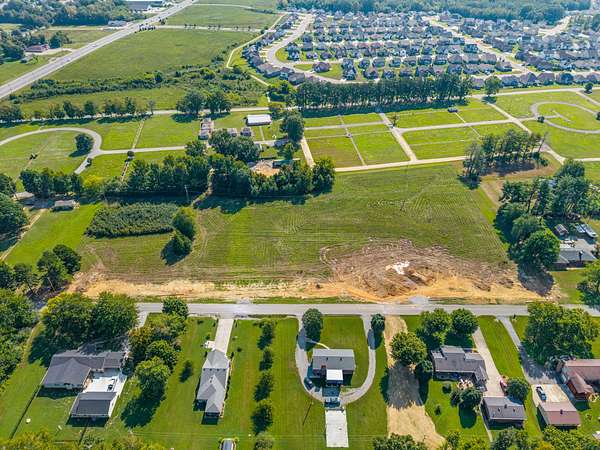0.98 Acres of Residential Land for Sale in Clarksville, Tennessee
