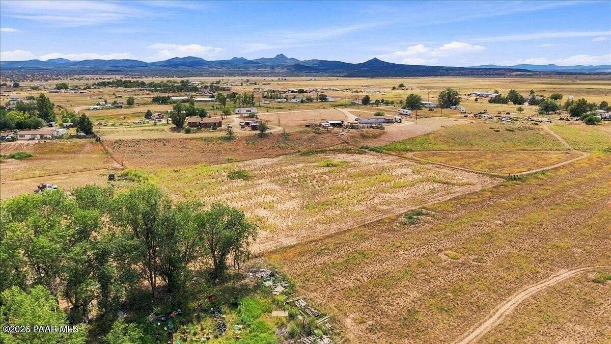 2 Acres of Residential Land for Sale in Paulden, Arizona
