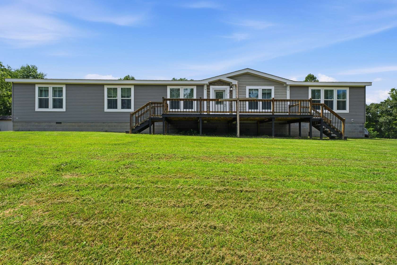 3.54 Acres of Land with Home for Sale in Chestnut Mound, Tennessee