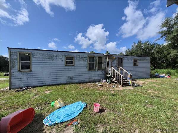 5 Acres of Land with Home for Sale in Morriston, Florida