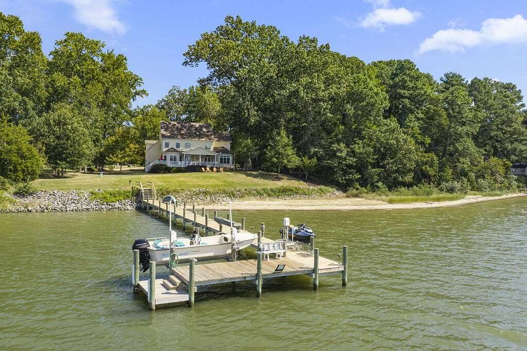 2.32 Acres of Land with Home for Sale in Weems, Virginia