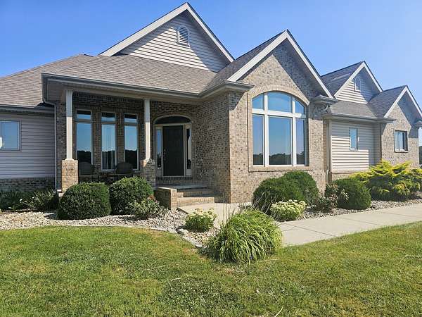 5 Acres of Land with Home for Sale in Mount Vernon, Illinois