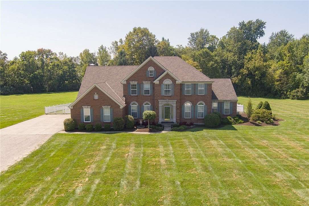 18.1 Acres of Land with Home for Sale in Franklin, Ohio