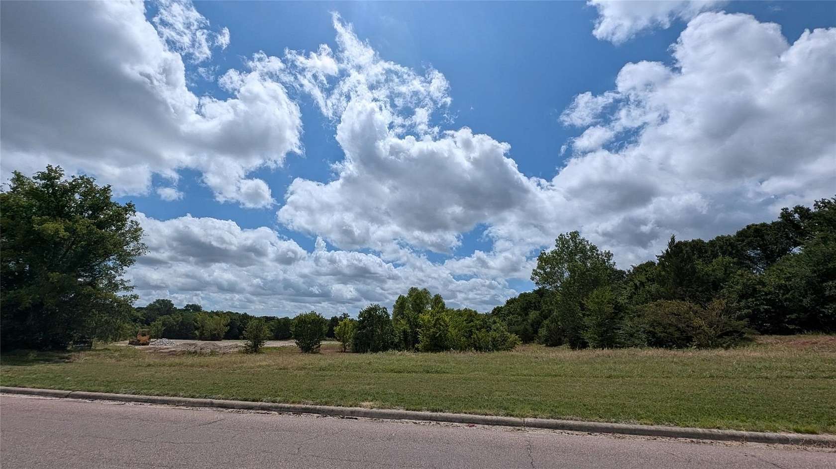 14 Acres of Mixed-Use Land for Sale in Denison, Texas