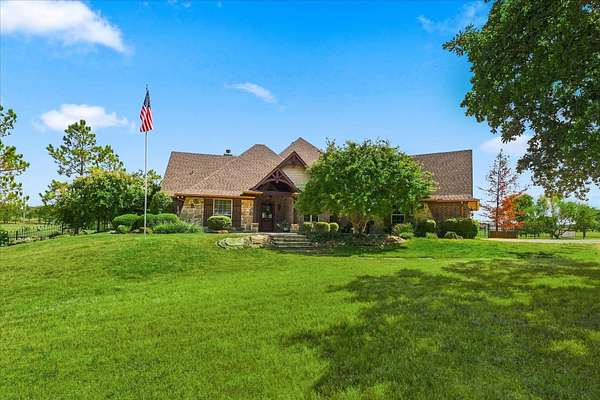 3.18 Acres of Land with Home for Sale in Pilot Point, Texas