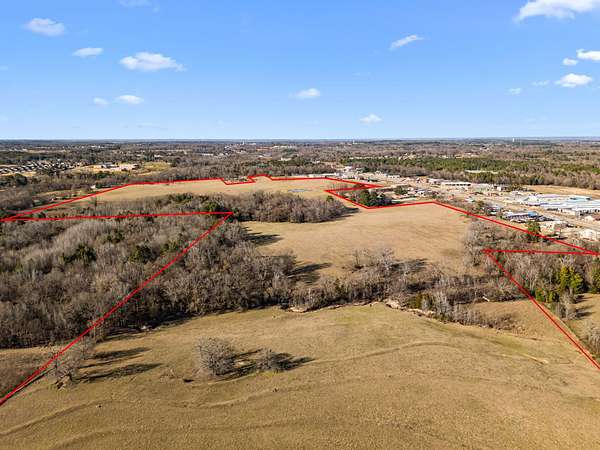 114 Acres of Land for Sale in Lindale, Texas
