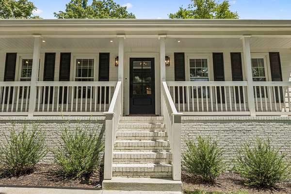 4.77 Acres of Land with Home for Sale in Columbia, Tennessee